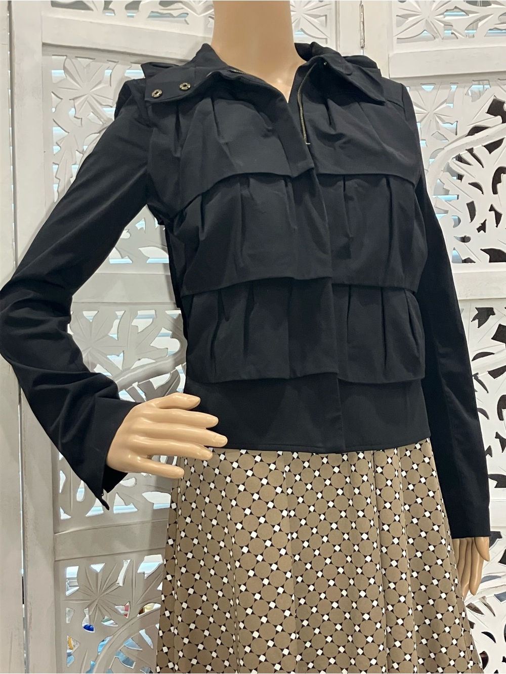 DIANE von FURSTENBERG Women’s Black  Pleated Tiered Light Weight Jacket